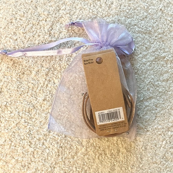 🆓 with purchase! - Picture 3 of 15